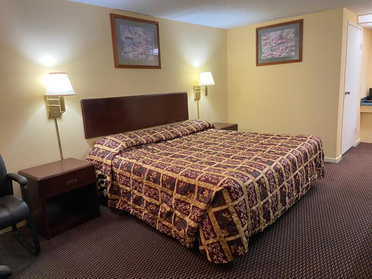 | Corbin Inn