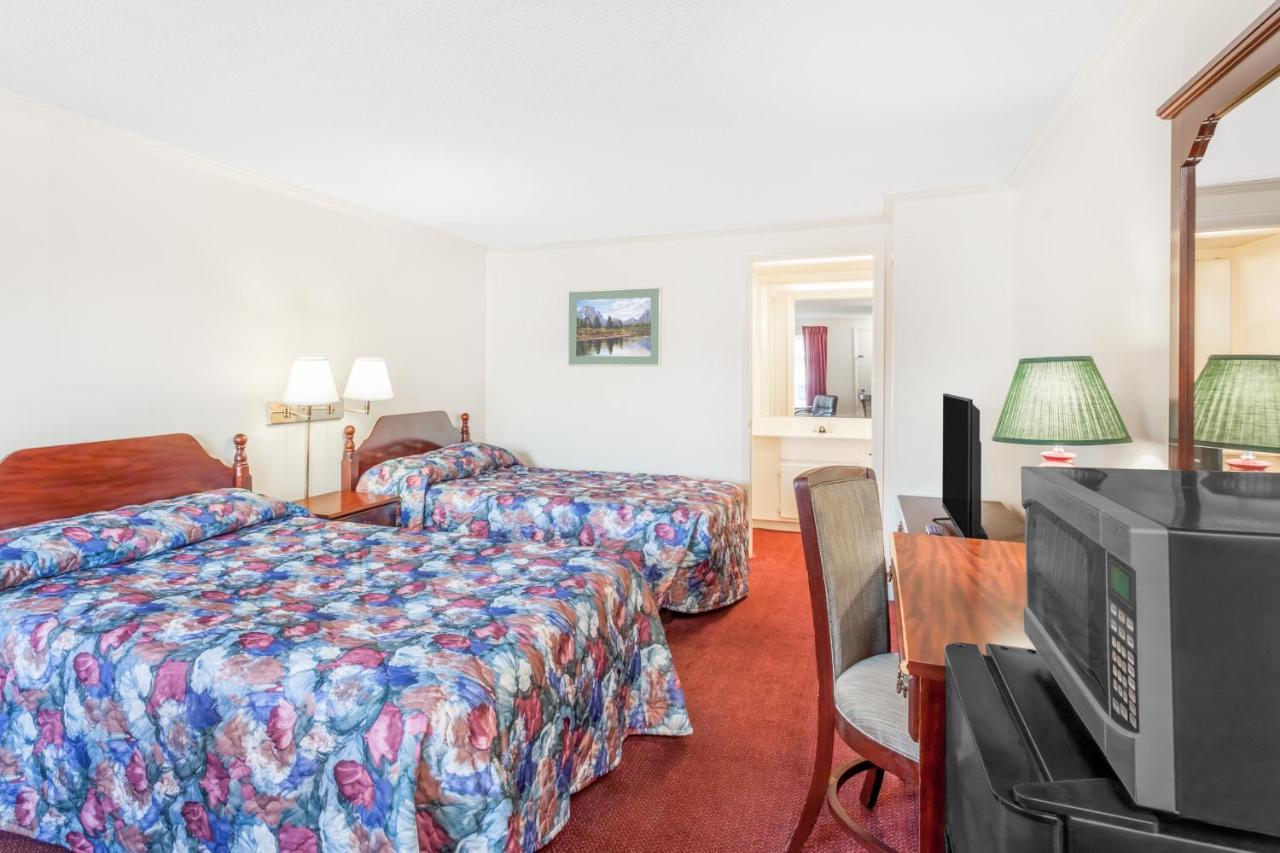 | Corbin Inn
