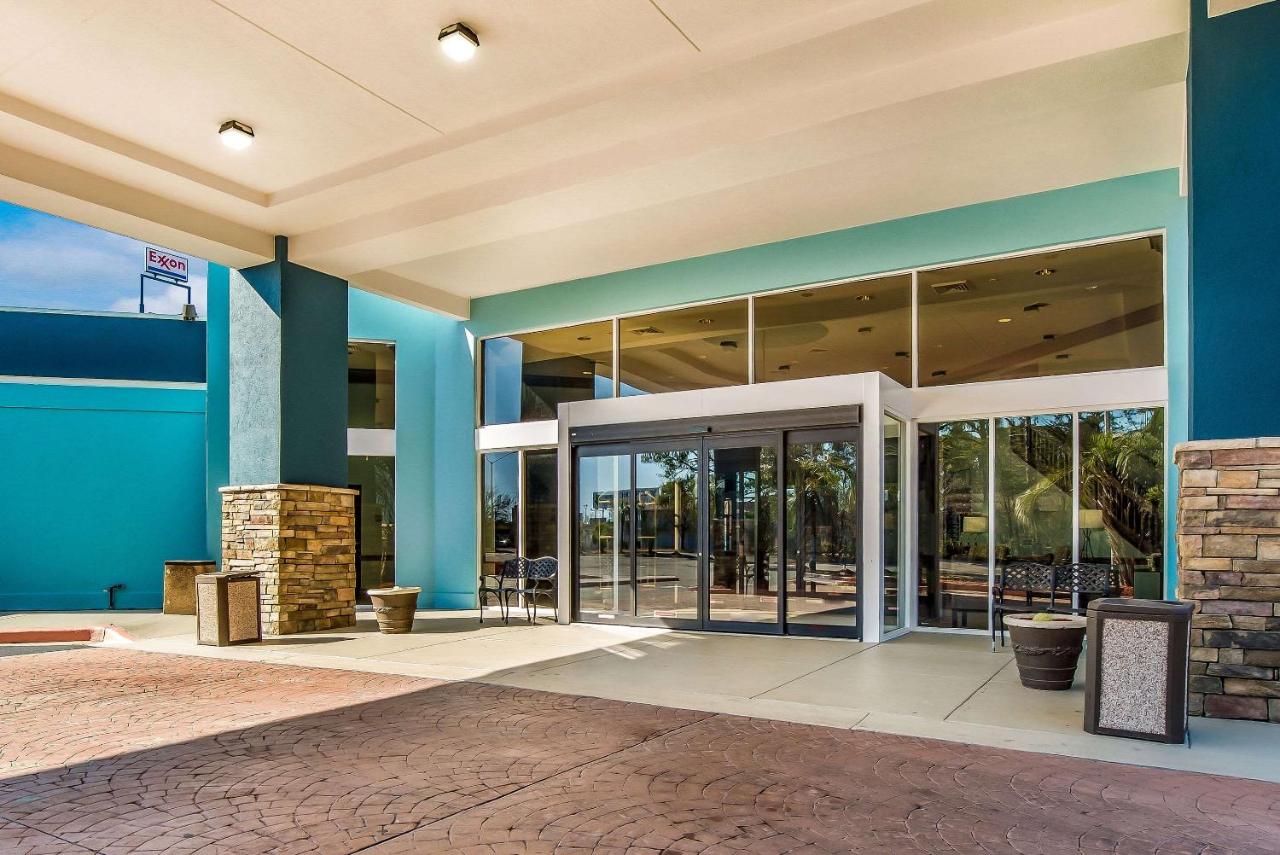 Rodeway Inn & Suites