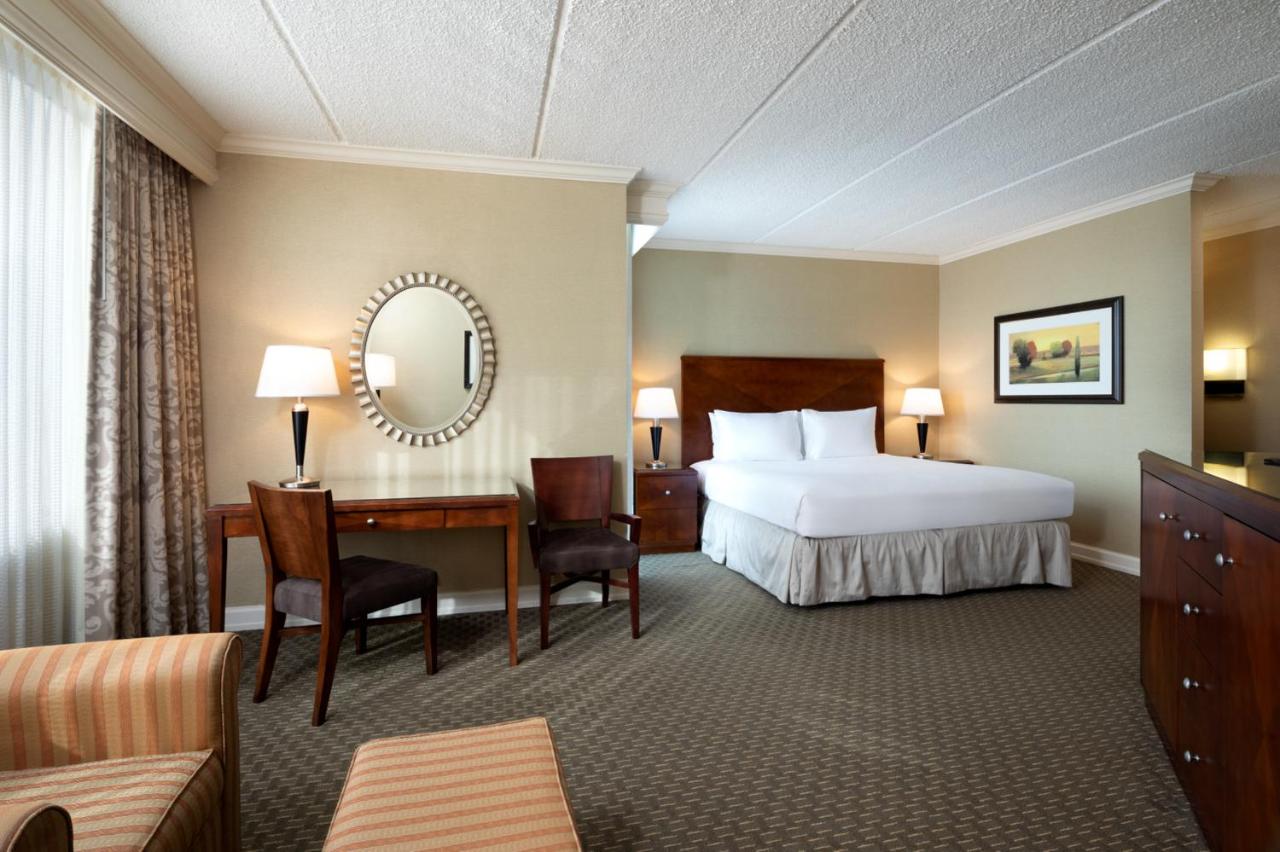 Deluxe King Room at Hyatt Regency Houston West