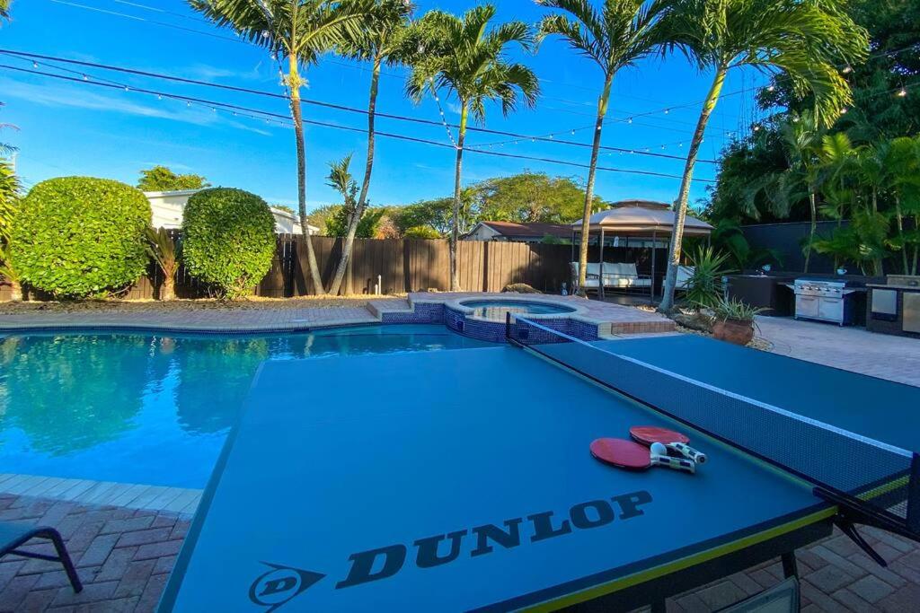 | 5BR Pool+Ping Pong+Gazebo+BBQ+AirHockey -Sleeps 17