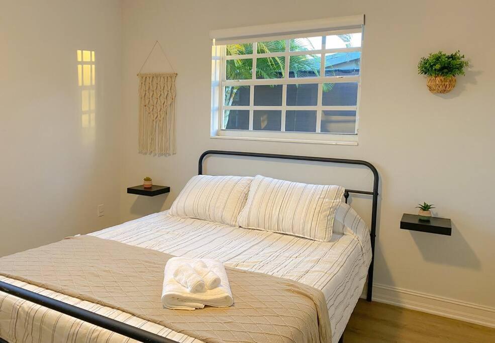 | 5BR Pool+Ping Pong+Gazebo+BBQ+AirHockey -Sleeps 17