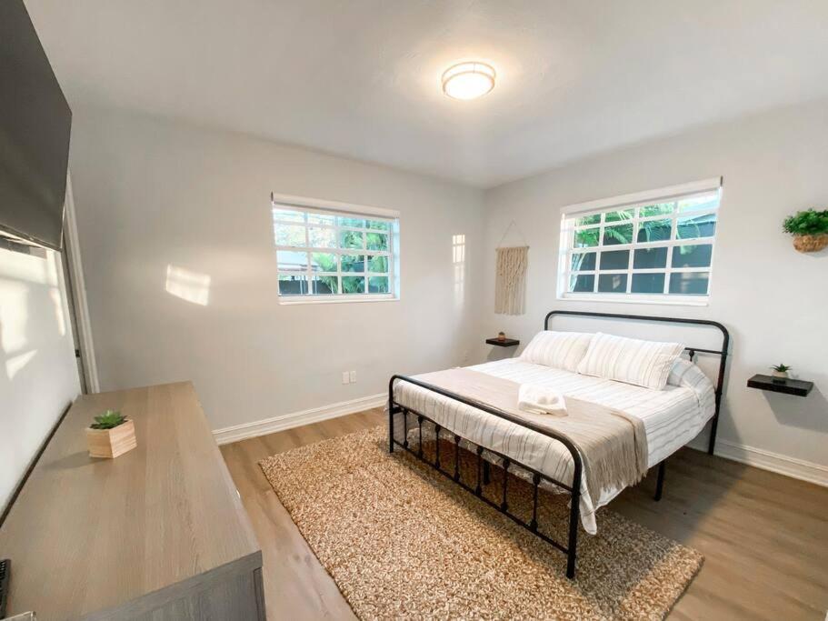 | 5BR Pool+Ping Pong+Gazebo+BBQ+AirHockey -Sleeps 17