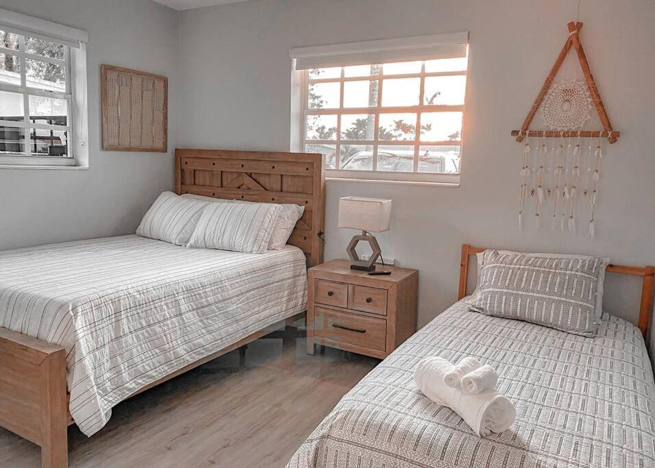 | 5BR Pool+Ping Pong+Gazebo+BBQ+AirHockey -Sleeps 17