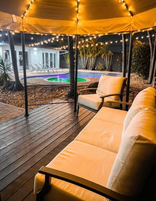 | 5BR Pool+Ping Pong+Gazebo+BBQ+AirHockey -Sleeps 17