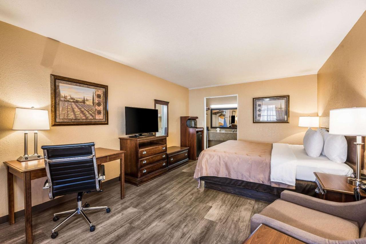 King Room - Non-Smoking at Quality Inn Arkadelphia - University Area
