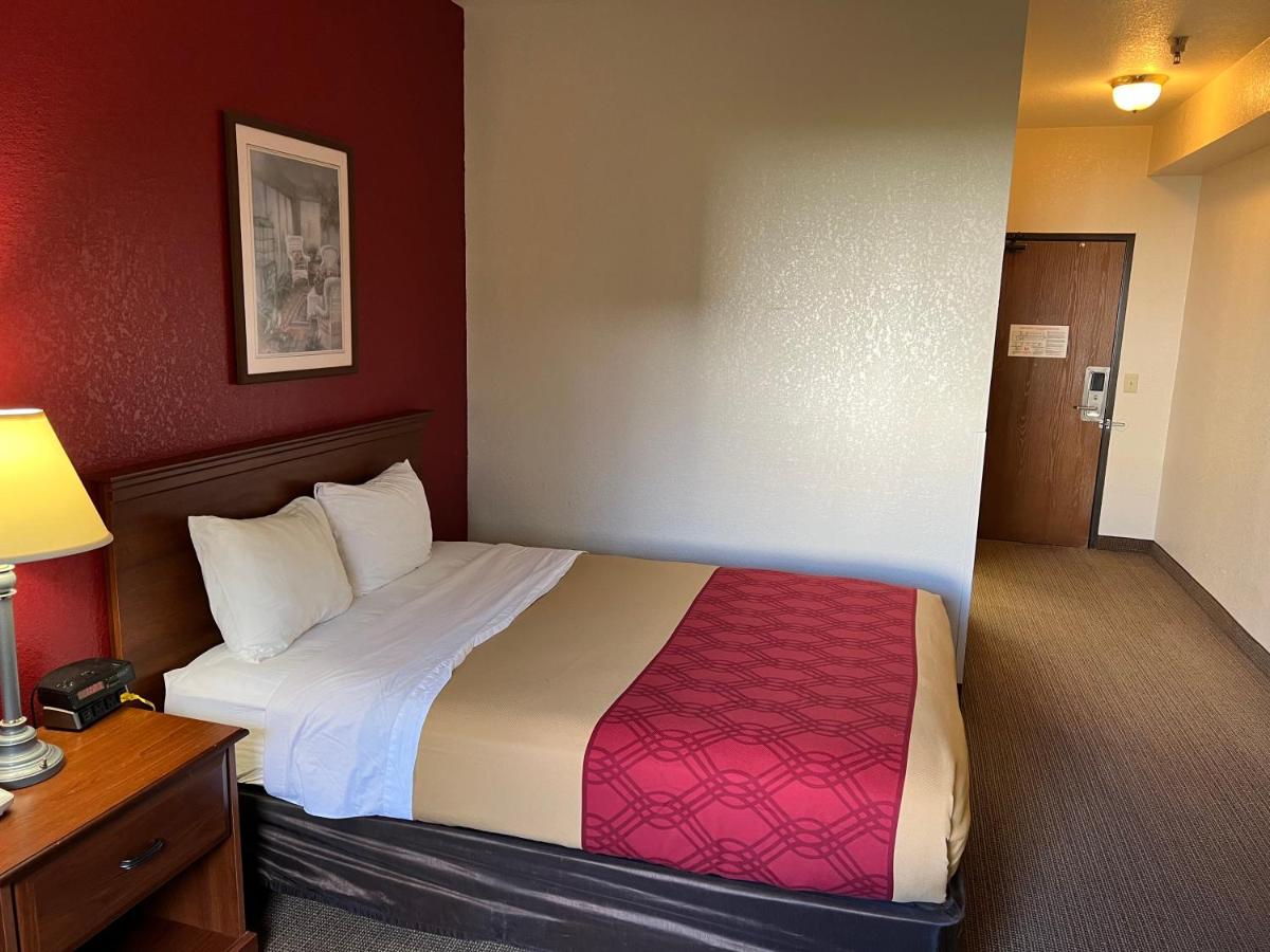 | Express Inn & suites