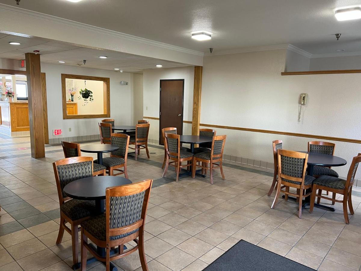 | Express Inn & suites