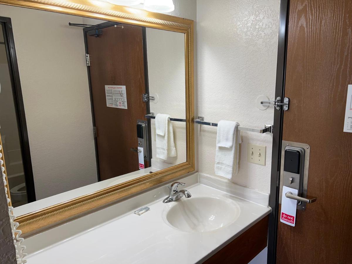 | Express Inn & suites