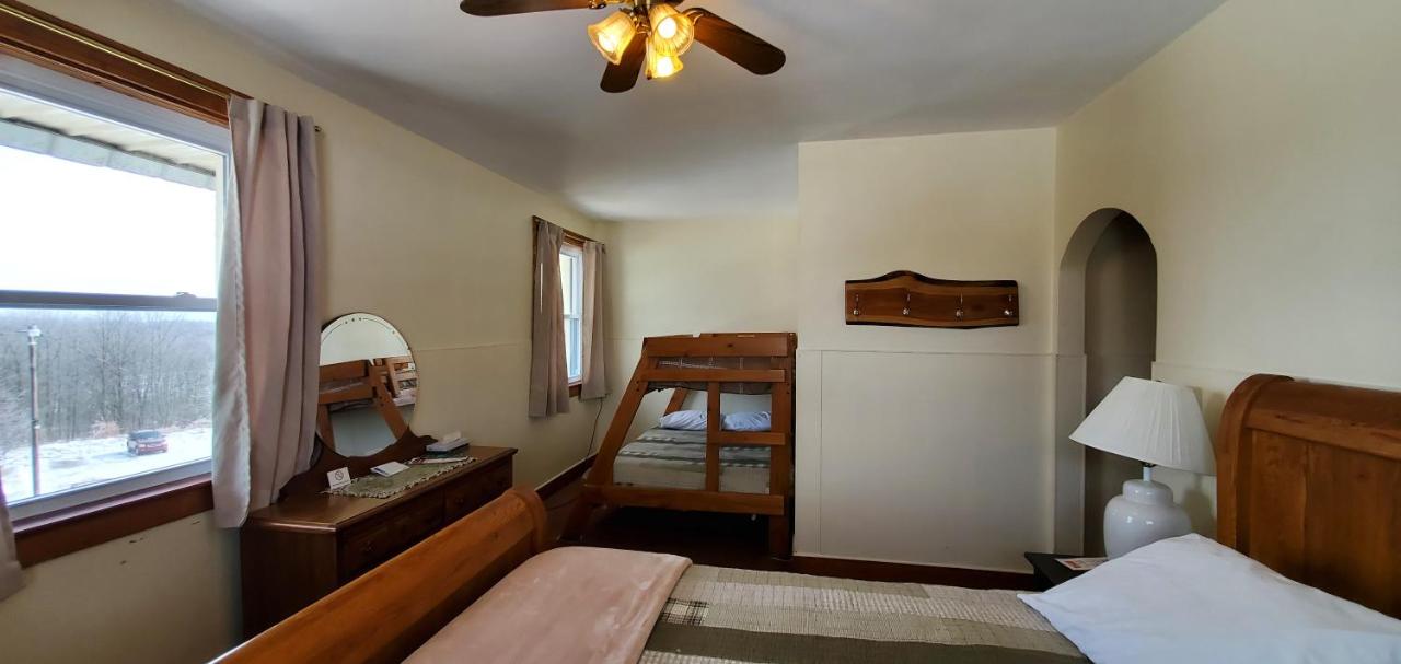 | Lakewood Lodge & Restaurant