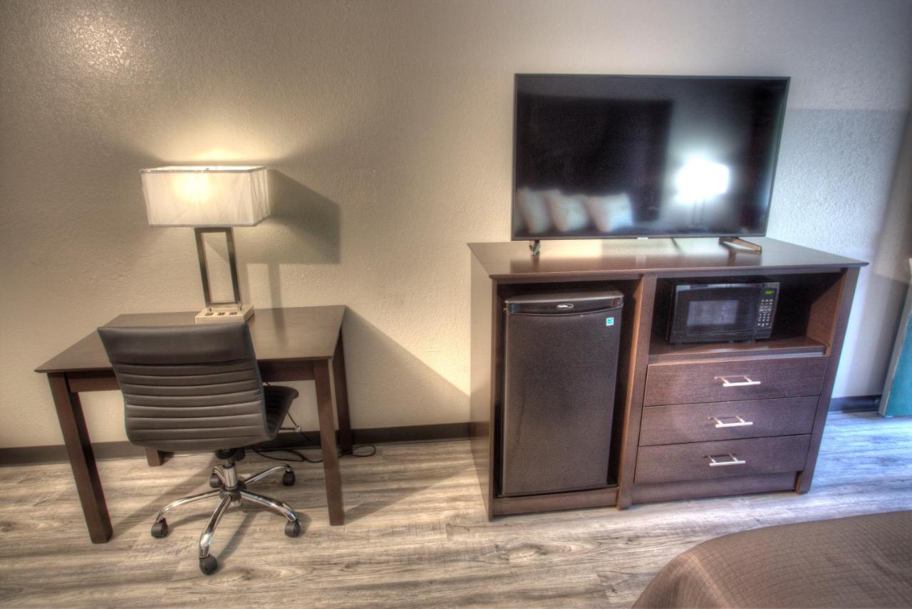 | Budgetel Inn and Suites Plus Helen