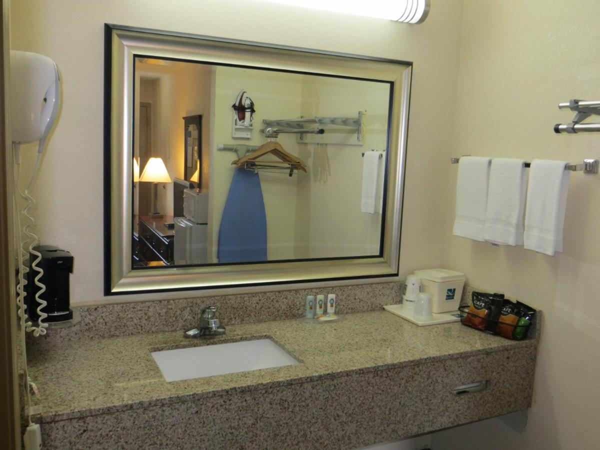 King Room - Smoking at Quality Inn & Suites Morrow Atlanta South