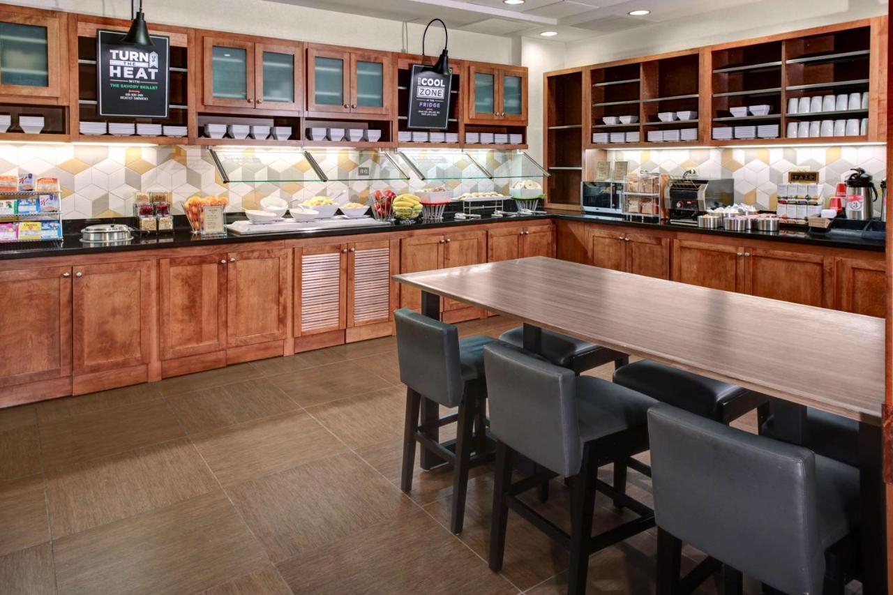 | Hyatt Place Pittsburgh Airport/Robinson Mall