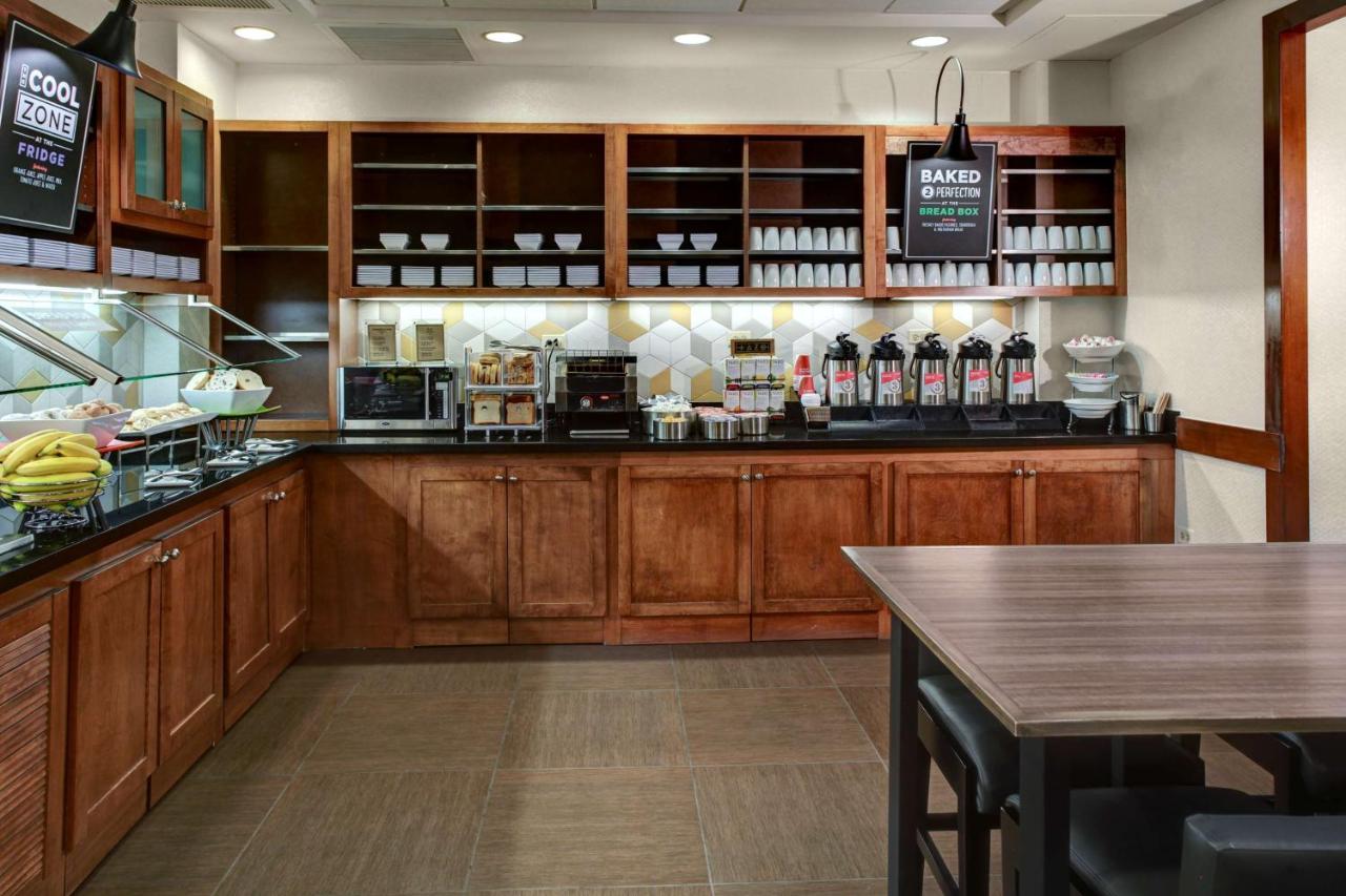 | Hyatt Place Pittsburgh Airport/Robinson Mall