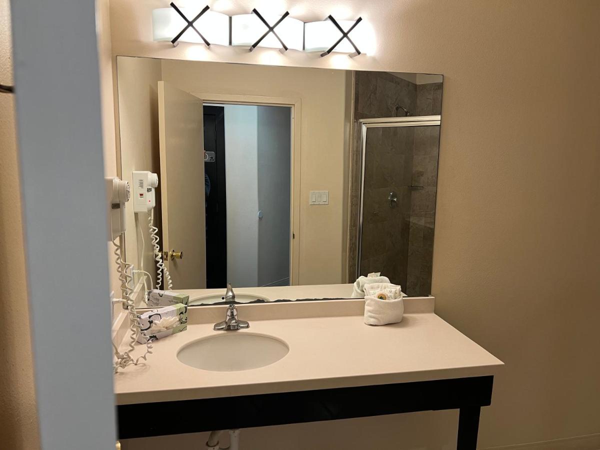 King Suite with Sofa Bed at Sunchase Inn & Suites