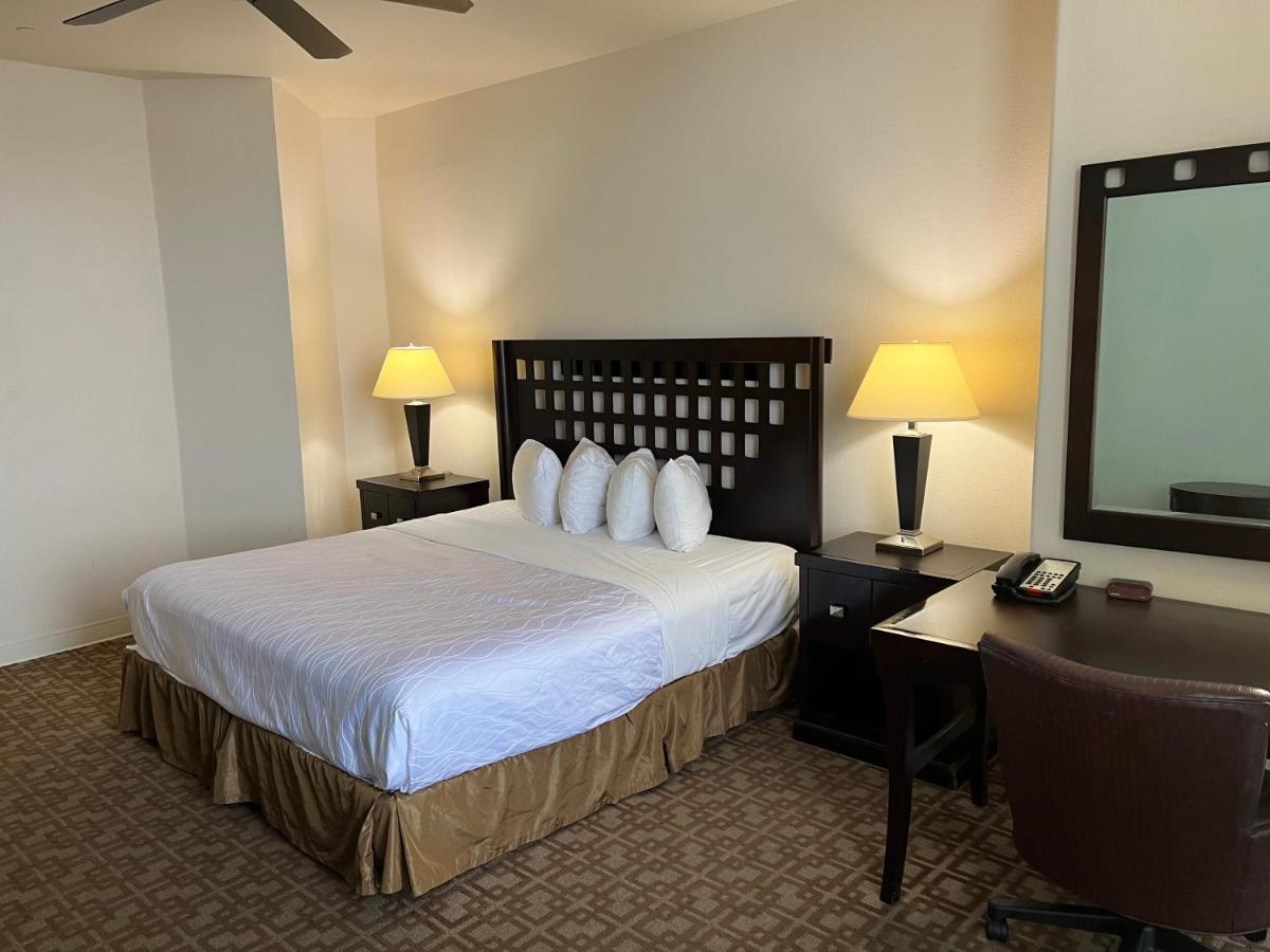 King Room at Sunchase Inn & Suites