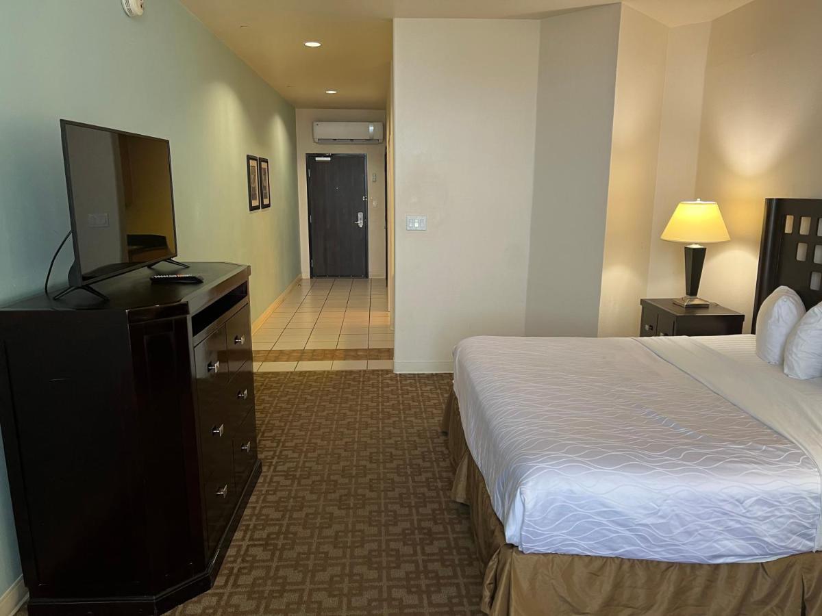 King Room at Sunchase Inn & Suites