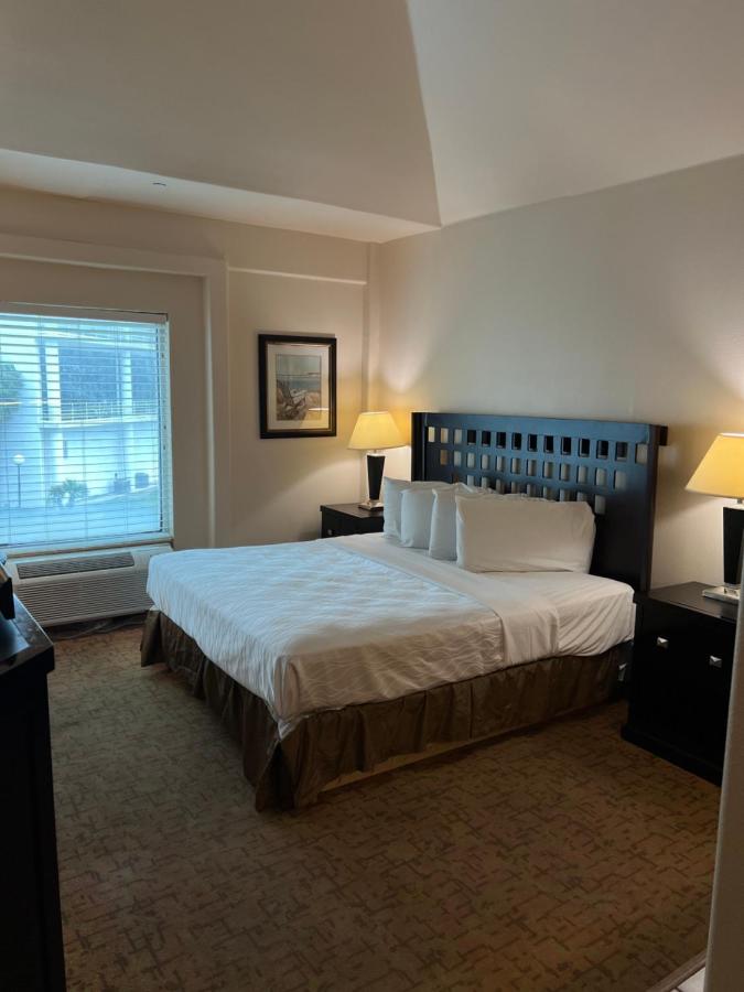 King Room - Disability Access/Non-Smoking at Sunchase Inn & Suites
