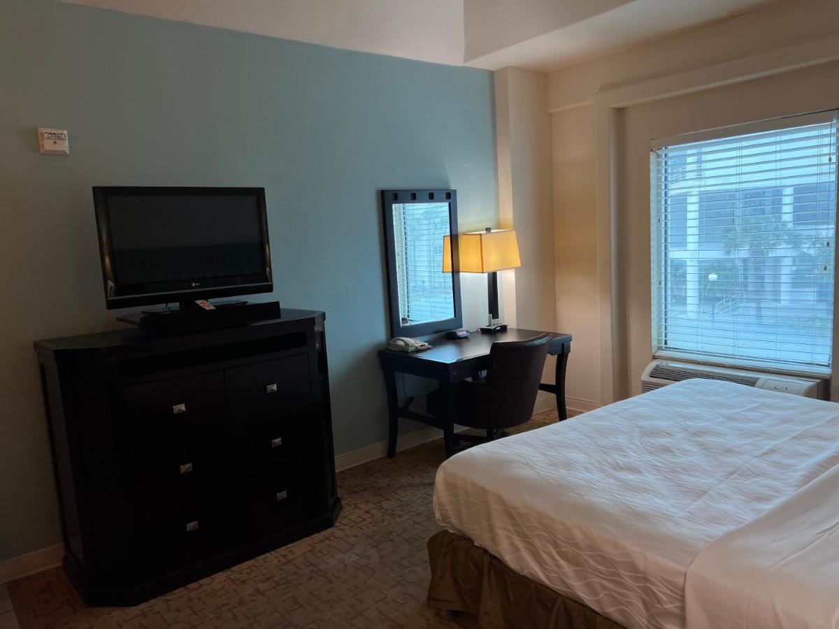 King Room - Disability Access/Non-Smoking at Sunchase Inn & Suites