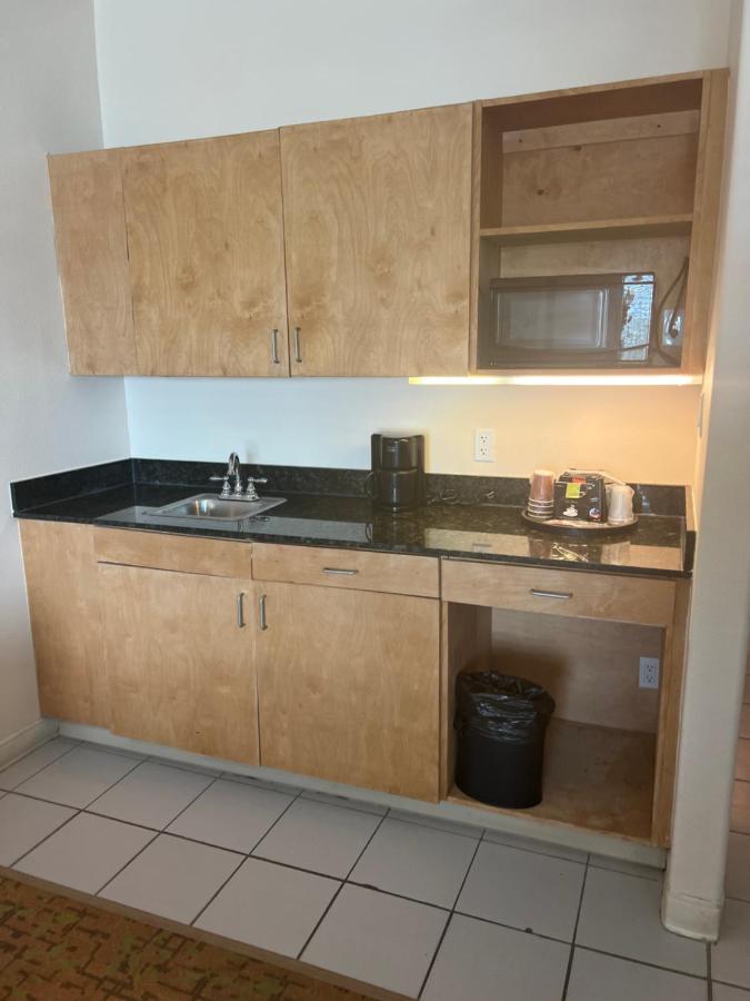King Room - Disability Access/Non-Smoking at Sunchase Inn & Suites