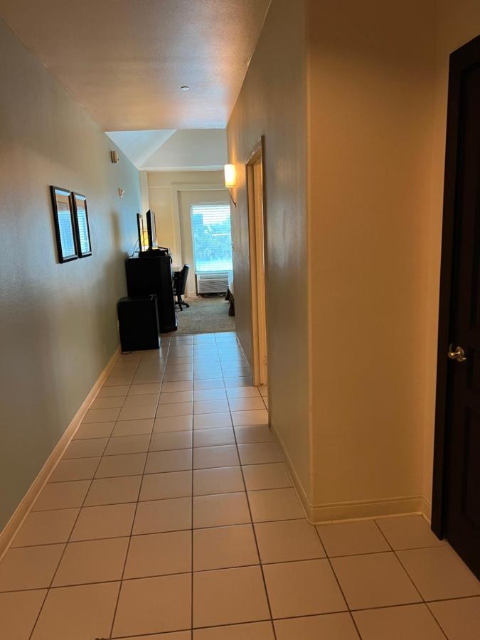 King Room - Disability Access/Non-Smoking at Sunchase Inn & Suites