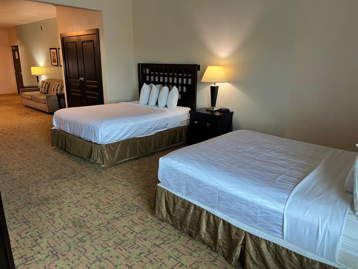 Deluxe Queen with Kitchenette and Sofa Bed at Sunchase Inn & Suites