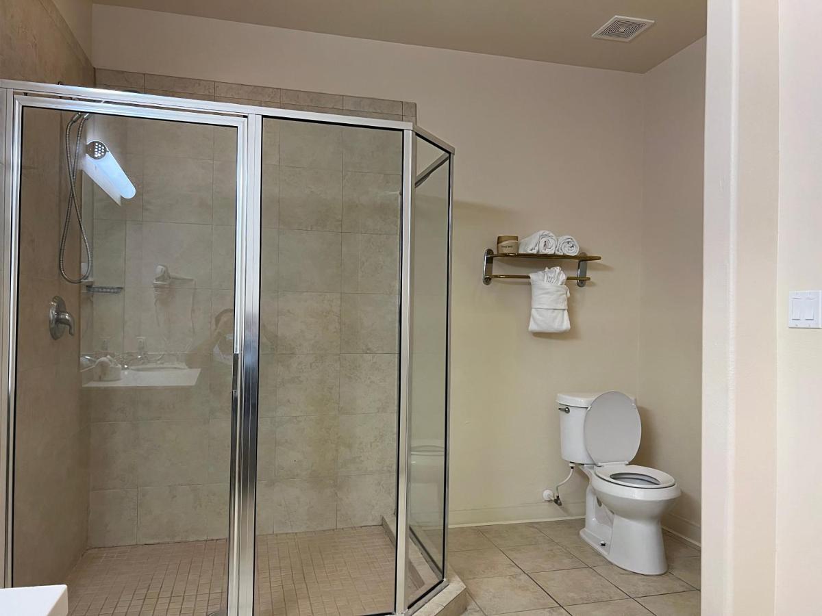 Deluxe Queen with Kitchenette and Sofa Bed at Sunchase Inn & Suites