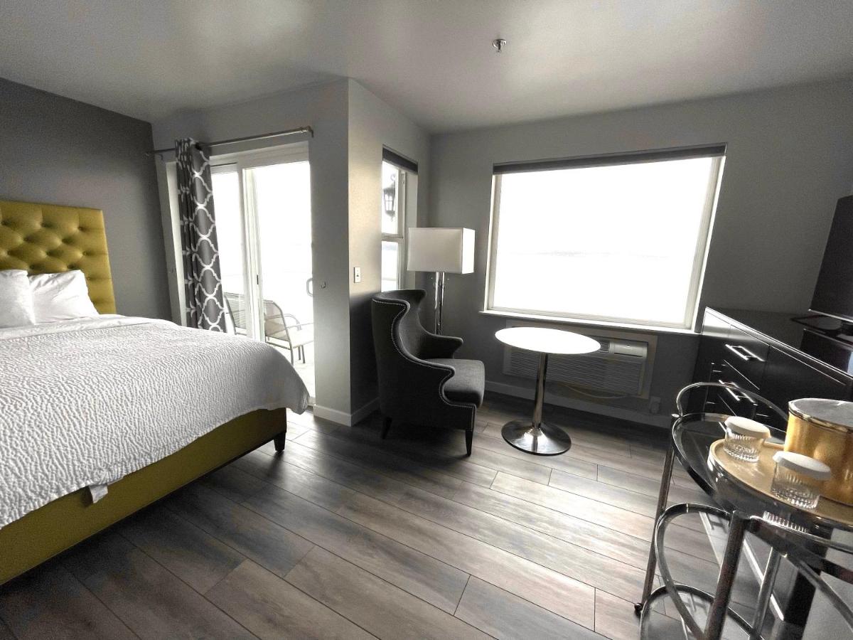Premium King Room at Tides Inn & Suites