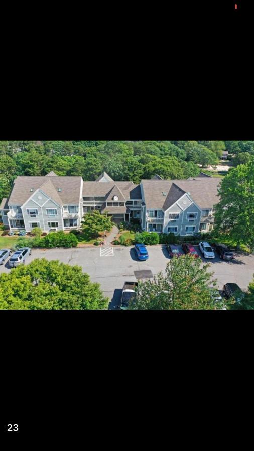 | Lovely Condo on Golf Course with Country Club