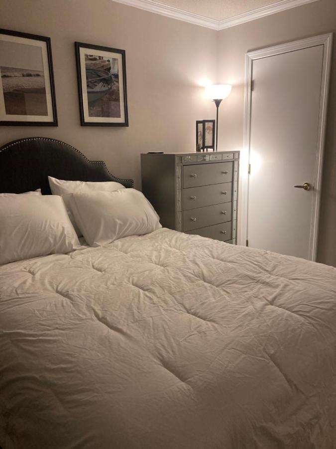 | Lovely Condo on Golf Course with Country Club