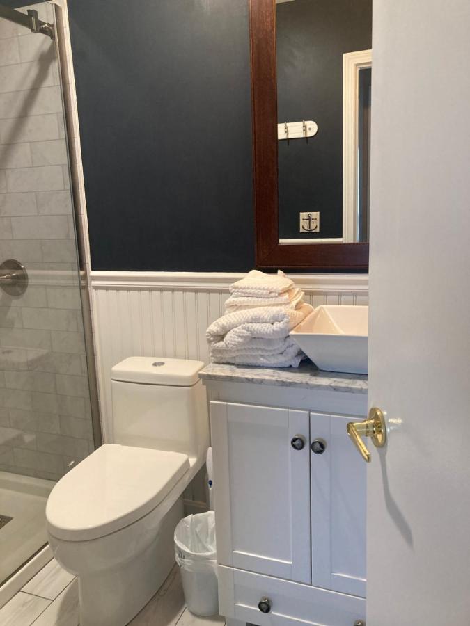 | Lovely Condo on Golf Course with Country Club