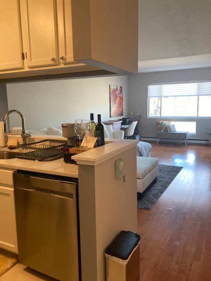 | Lovely Condo on Golf Course with Country Club