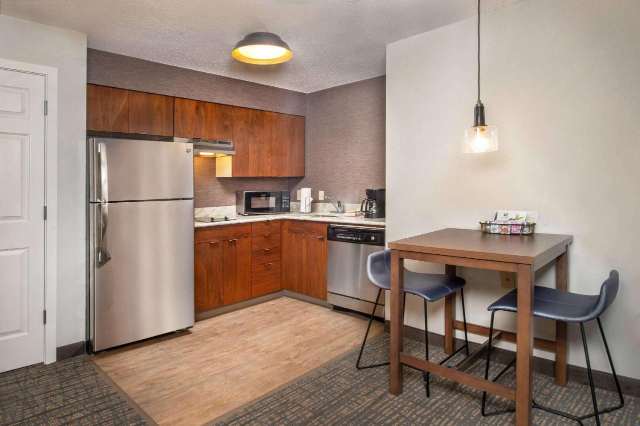 | Sonesta ES Suites Baltimore BWI Airport