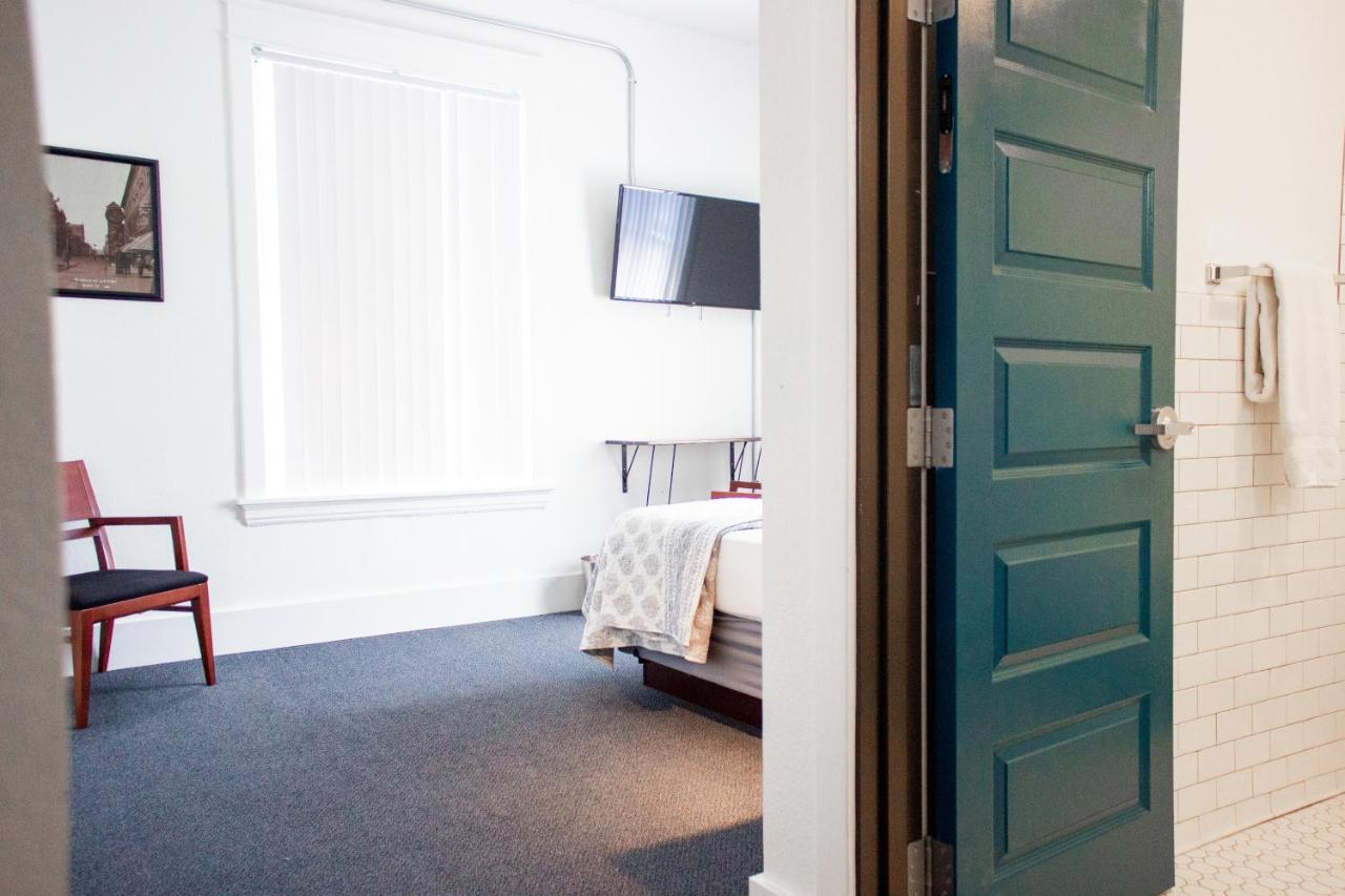 | 11th Avenue Hostel