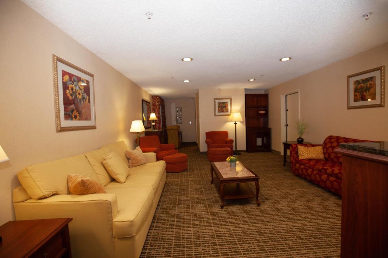 Executive King Suite - Non-Smoking at Baymont by Wyndham Knoxville/Cedar Bluff