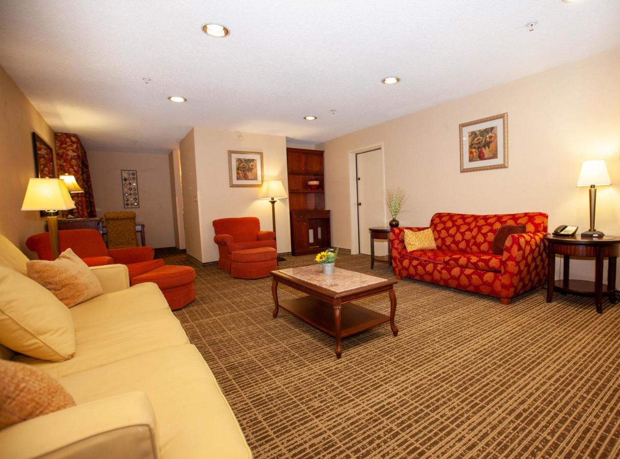 Executive King Suite - Non-Smoking at Baymont by Wyndham Knoxville/Cedar Bluff