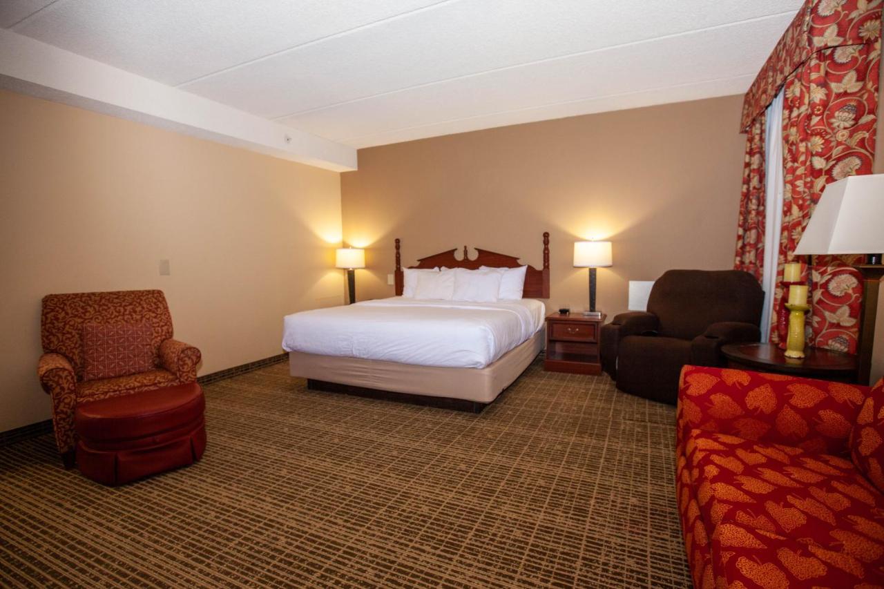 Executive King Suite - Non-Smoking at Baymont by Wyndham Knoxville/Cedar Bluff