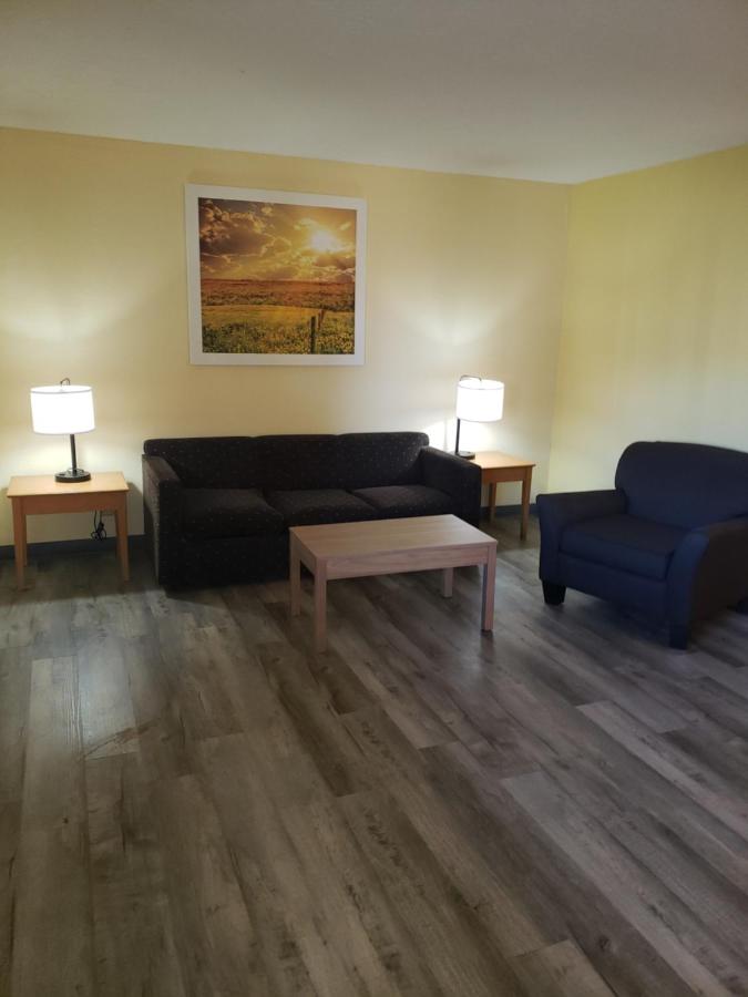 Executive King Studio Suite, Non-Smoking at Days Inn & Suites by Wyndham Clovis