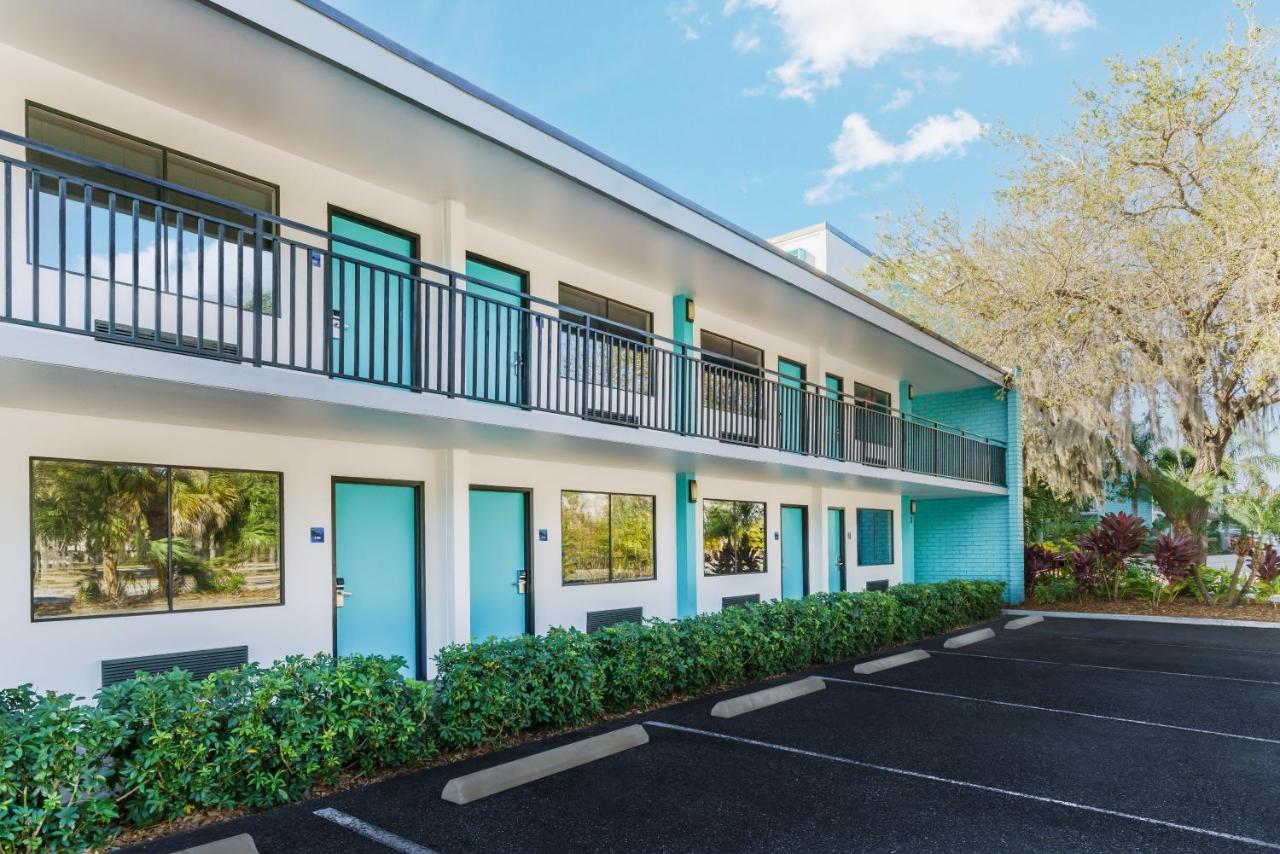 Family Room - Two Connecting Rooms at Coco Key Hotel & Water Park Resort