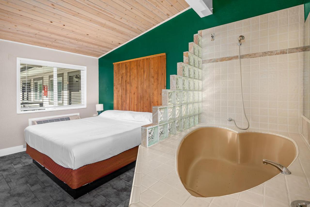 | The Inn at Boatworks, Lake Tahoe