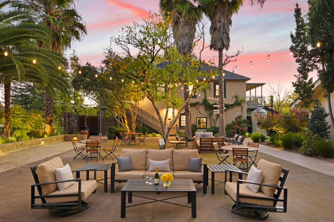 | Bungalows 313