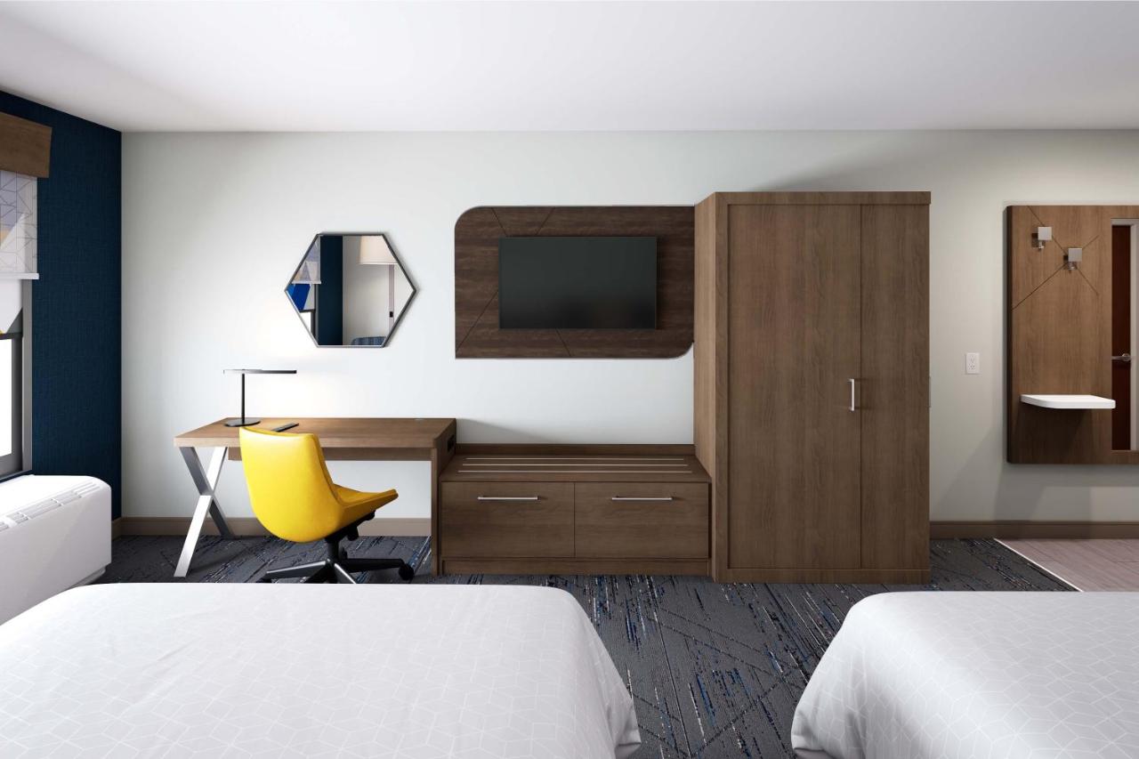 Queen Room with Two Queen Beds - Non-Smoking at Holiday Inn Express & Suites Charlottesville by IHG