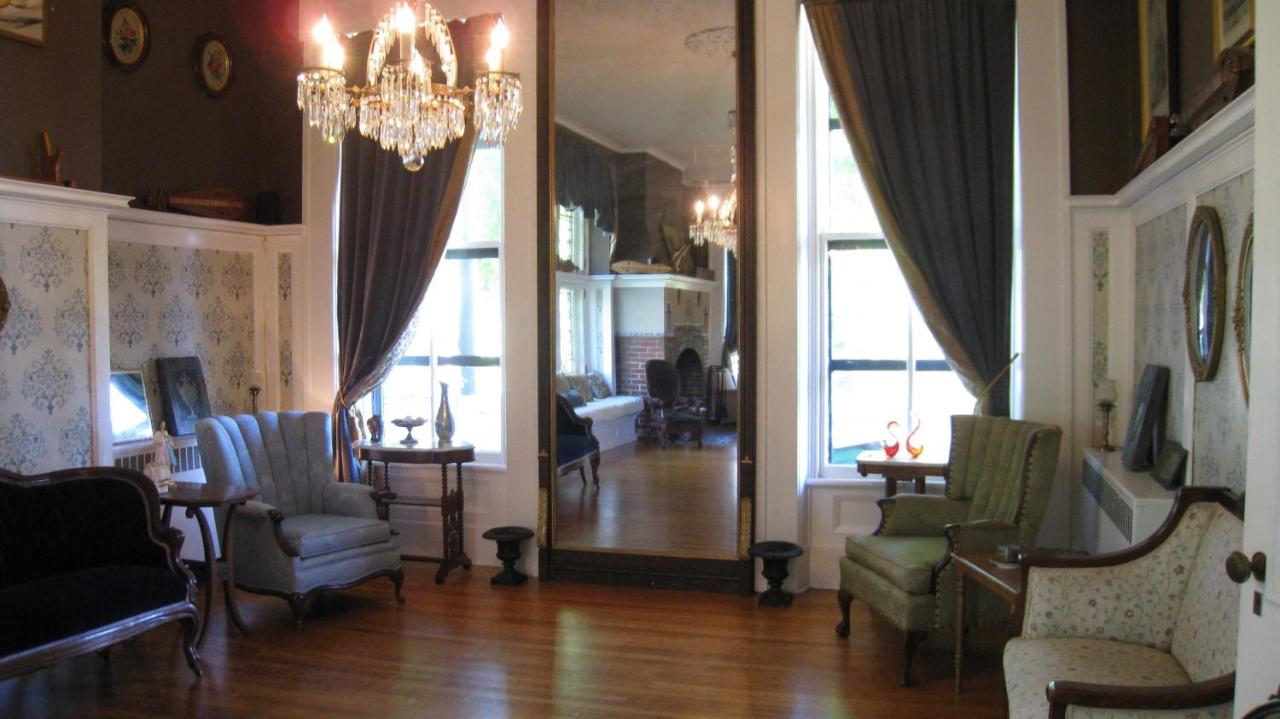  | Allegheny Street Bed & Breakfast