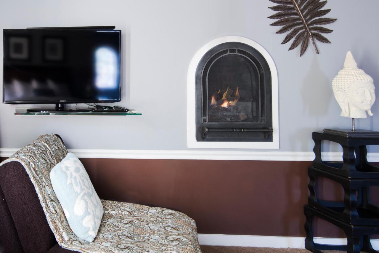 Dream Couples Spa Room at Inn at Parkside