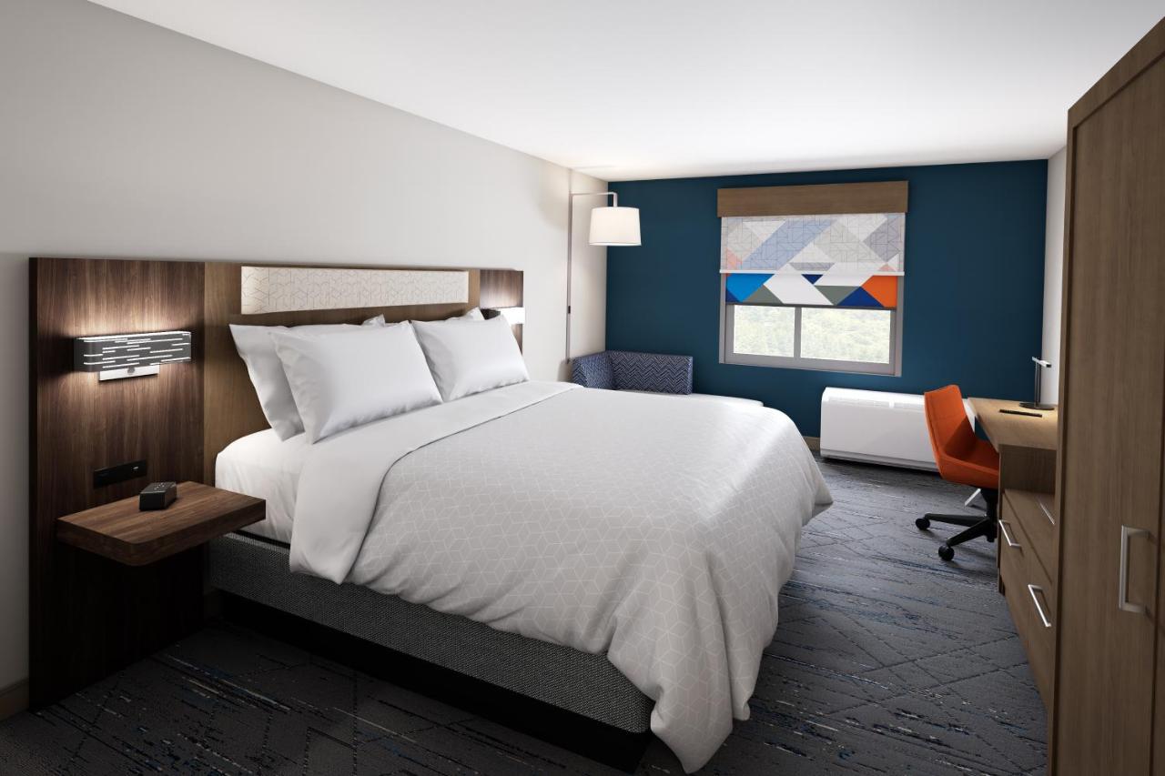 King Room - Mobility Access/Hearing Accessible at Holiday Inn Express & Suites Central Omaha by IHG