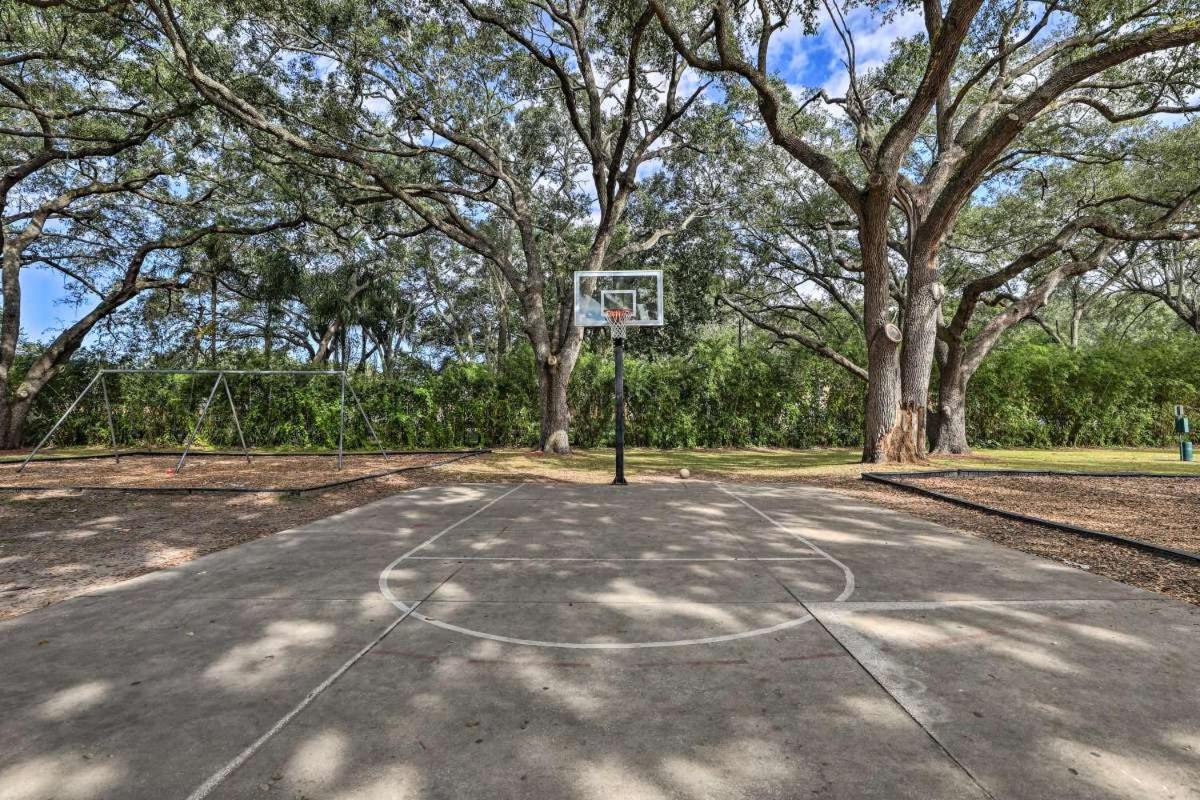  | Just 10 mins from Disney and walking distance to outlets restaurants