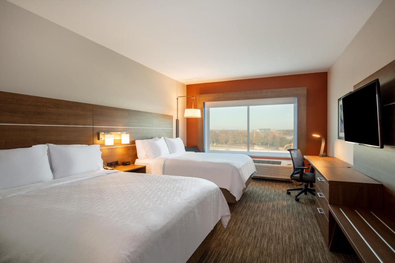  | Holiday Inn Express & Suites - Beloit, an IHG Hotel