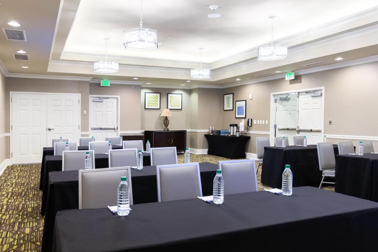 | Holiday Inn Express Savannah - Historic District, an IHG Hotel