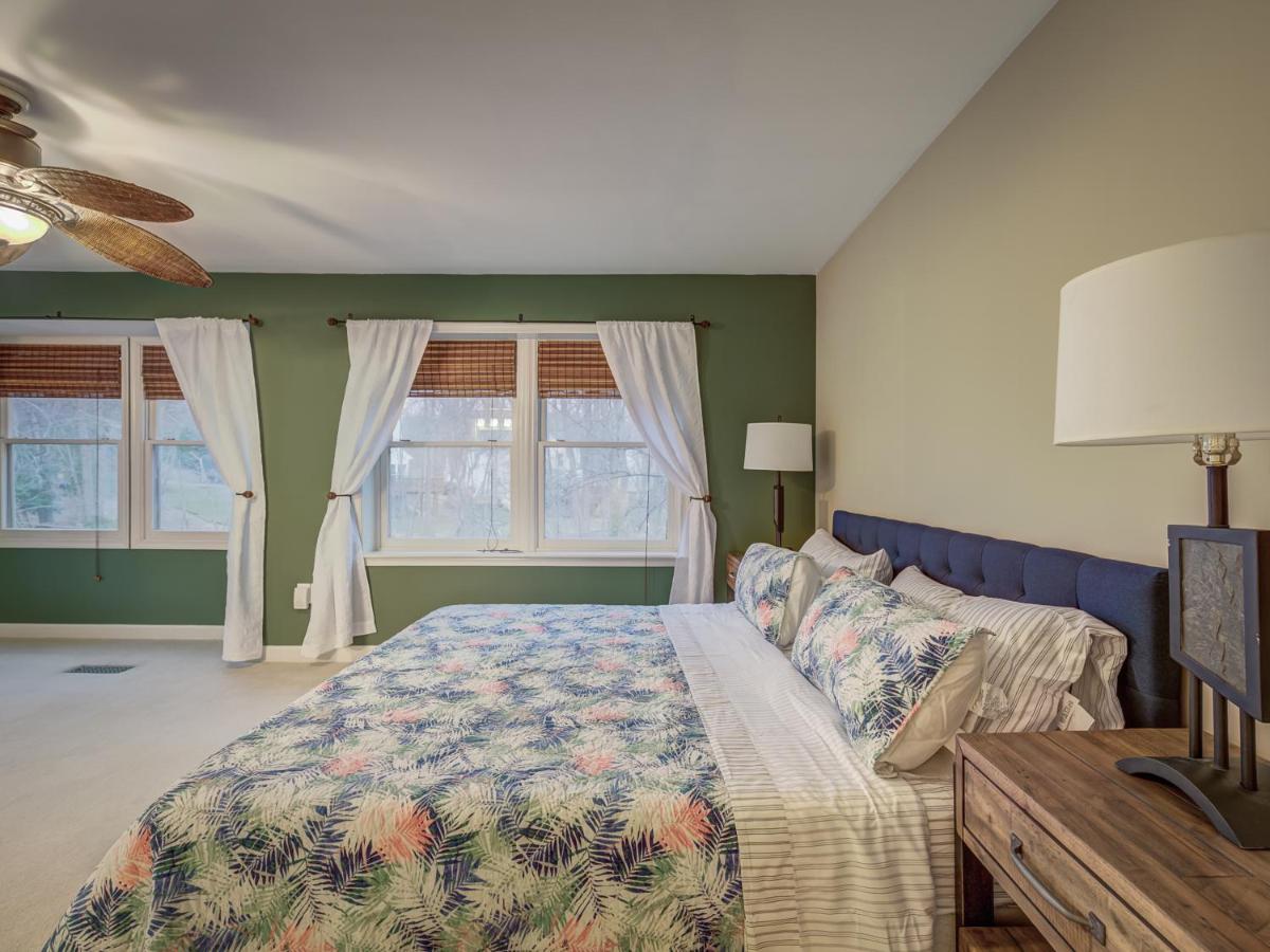  | Cheerful 3 bedroom 2.5 bath. 1 KING bed 2 queens