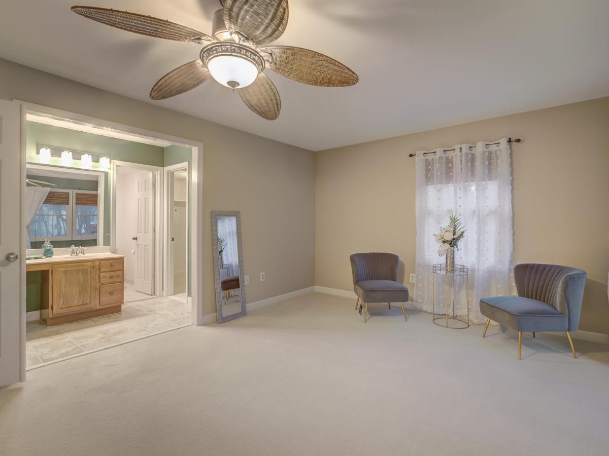  | Cheerful 3 bedroom 2.5 bath. 1 KING bed 2 queens